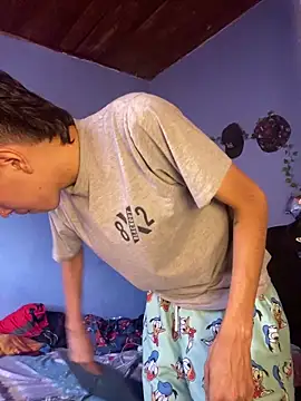 Juan Gomezz26 online show from April 10, 8:27 pm