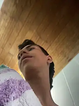 Juan Gomezz26 online show from April 1, 9:01 pm