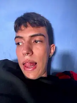 Juan Gomezz26 online show from January 10, 11:11 pm