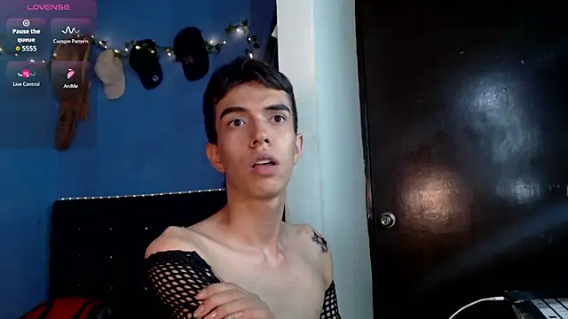 Juan Gomezz26 online show from May 29, 1:00 am