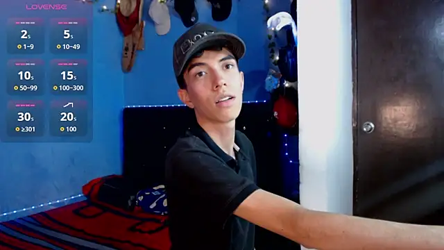 Juan Gomezz26 online show from May 25, 4:23 am