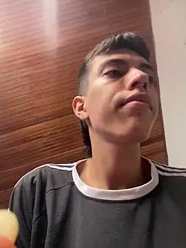 Juan Gomezz26 online show from March 18, 8:21 pm