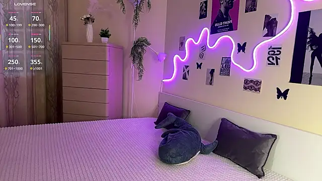 DreamyPalace online show from February 13, 1:22 pm