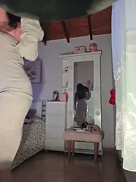 Esmeralda Rossi online show from February 6, 10:50 pm