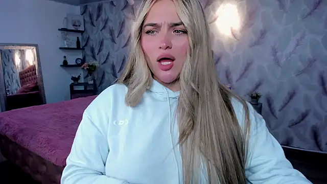 Luna volk  online show from January 9, 3:02 am