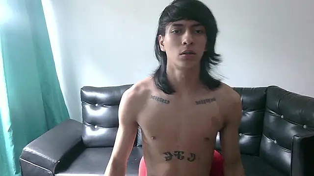 Snapshot of SebasT-sex chatting on February 23, 5:35 pm SebasT-sex online show from February 23, 5:35 pm