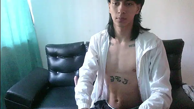 Snapshot of SebasT-sex chatting on February 8, 1:31 pm SebasT-sex online show from February 8, 1:31 pm