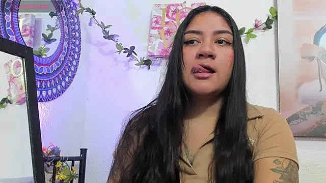 Hanna moore10 online show from April 16, 9:15 pm