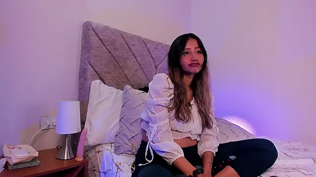 Snapshot of Annalia69 chatting on January 16, 3:27 pm Annalia69 online show from January 16, 3:27 pm