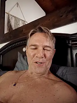 Snapshot of TommyLopez chatting on February 14, 3:40 am TommyLopez online show from February 14, 3:40 am