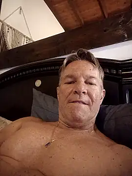 Snapshot of TommyLopez chatting on January 17, 3:32 am TommyLopez online show from January 17, 3:32 am