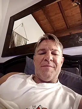 Snapshot of TommyLopez chatting on February 2, 2:43 am TommyLopez online show from February 2, 2:43 am