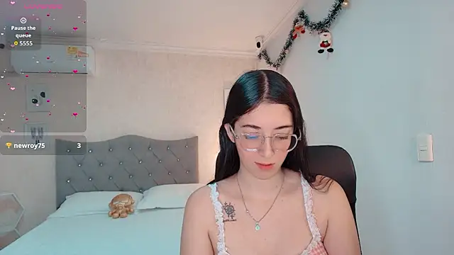 emmalove doll online show from February 10, 11:20 am