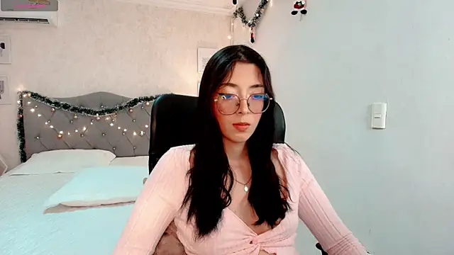 emmalove doll online show from December 20, 6:33 pm