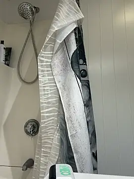 Snapshot of markowjonathan chatting on February 4, 12:05 am markowjonathan online show from February 4, 12:05 am