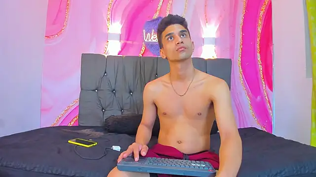 Hot Boys 69 online show from December 15, 10:43 am