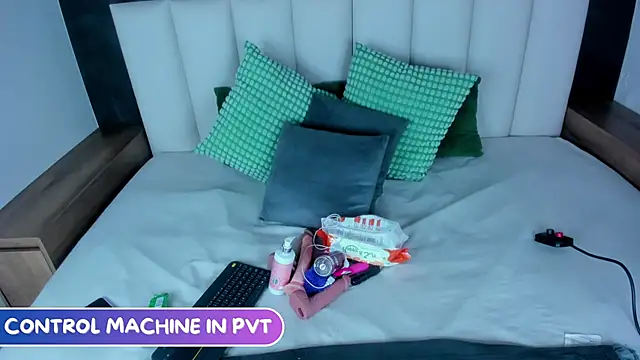 Miia Anderson online show from April 4, 12:34 pm