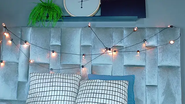 Miia Anderson online show from March 2, 12:12 pm