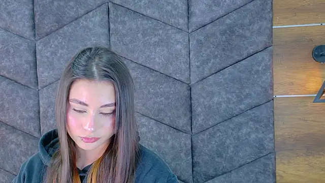 Miia Anderson online show from March 30, 1:01 pm