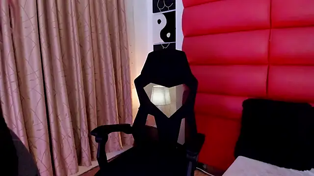 Oliviamonroex18 online show from January 8, 2:28 am