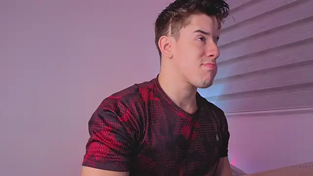 maxxcooper1 online show from December 17, 3:33 am