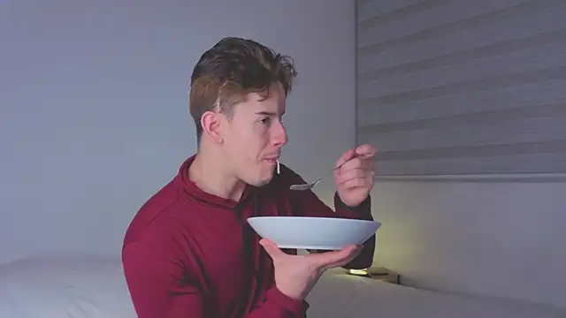 maxxcooper1 online show from December 21, 5:53 am