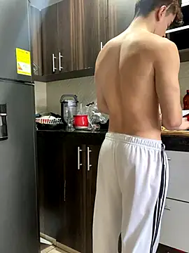 Snapshot of maxxcooper1 chatting on December 15, 8:14 pm maxxcooper1 online show from December 15, 8:14 pm