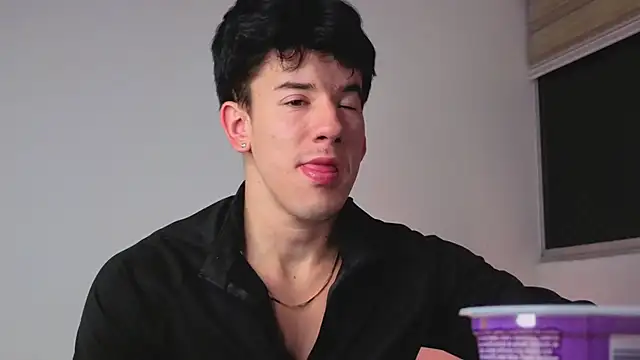 maxxcooper1 online show from January 10, 4:08 am