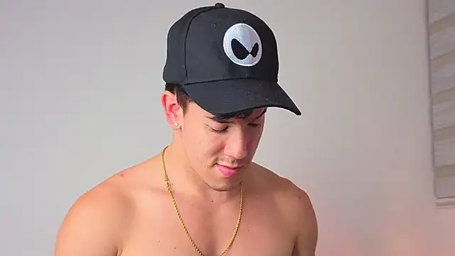 maxxcooper1 online show from January 13, 2:59 am