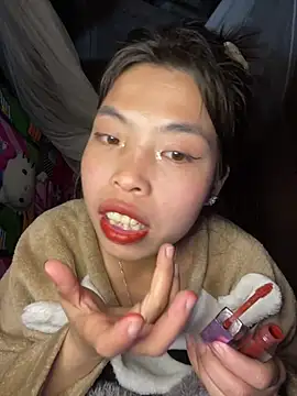 lux-su online show from February 9, 1:42 pm