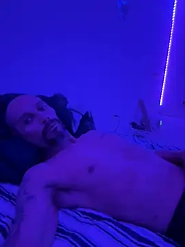 faces818 online show from April 15, 3:56 am