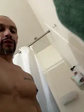 faces818 online show from March 19, 9:48 pm