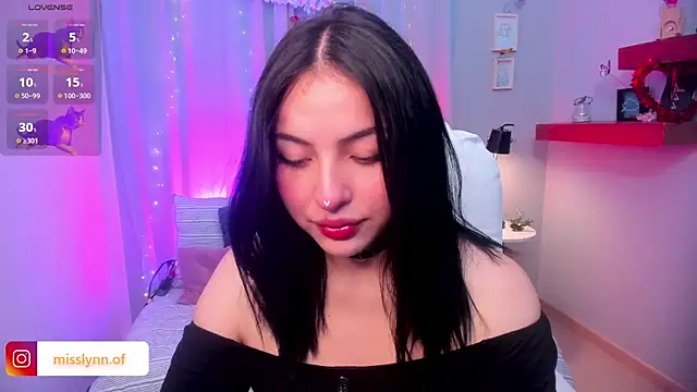 Missslynnn online show from December 19, 5:43 am