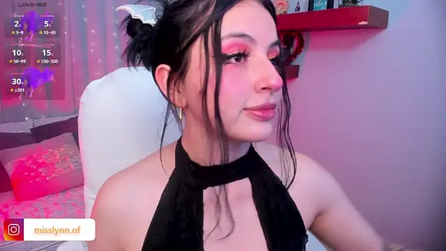 Snapshot of Missslynnn chatting on December 18, 6:18 am Missslynnn online show from December 18, 6:18 am