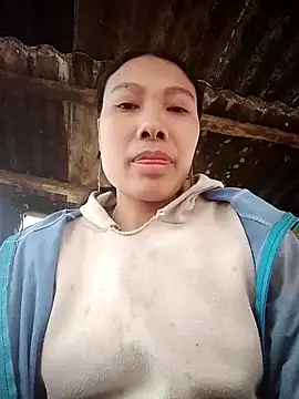 Snapshot of baby8822 chatting on December 15, 1:33 am baby8822 online show from December 15, 1:33 am