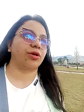 Brianna Ruiz online show from December 14, 8:47 pm