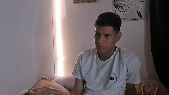 Snapshot of Apol0_69 chatting on December 14, 7:41 pm Apol0 69 online show from December 14, 7:41 pm