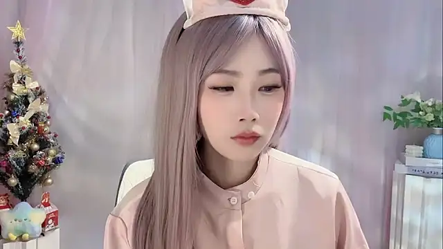 Snapshot of Pinkgirl520 chatting on December 18, 8:19 am Pinkgirl520 online show from December 18, 8:19 am