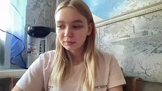 Snapshot of Leifuture chatting on June 4, 4:28 am Leifuture online show from June 4, 4:28 am
