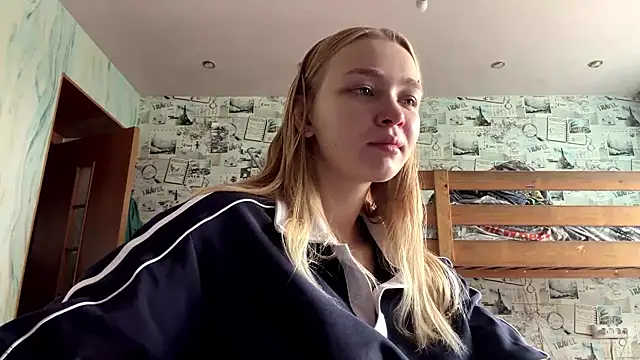Snapshot of Leifuture chatting on July 4, 1:34 am Leifuture online show from July 4, 1:34 am