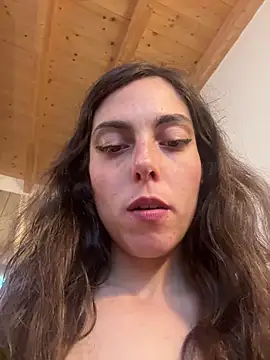 Snapshot of YourSlutQueen chatting on June 22, 9:06 am YourSlutQueen online show from June 22, 9:06 am