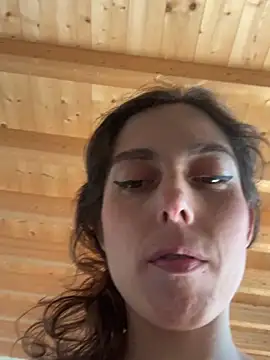 YourSlutQueen online show from April 24, 11:01 am