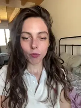 Snapshot of YourSlutQueen chatting on June 11, 10:01 am YourSlutQueen online show from June 11, 10:01 am