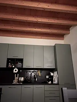 YourSlutQueen online show from December 20, 4:32 pm