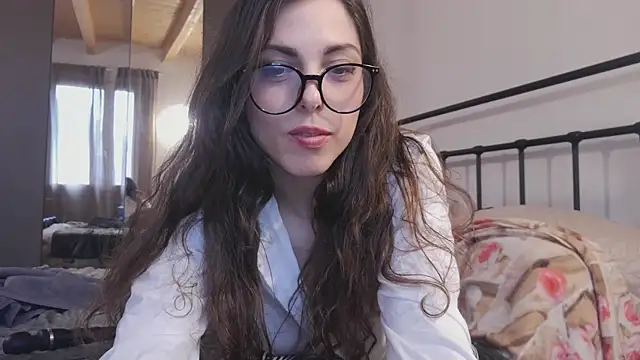 YourSlutQueen online show from February 12, 10:48 am