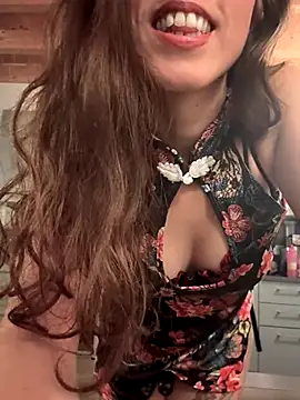 YourSlutQueen online show from December 16, 4:55 pm