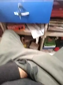 Snapshot of mohit08desi chatting on December 16, 6:50 am mohit08desi online show from December 16, 6:50 am