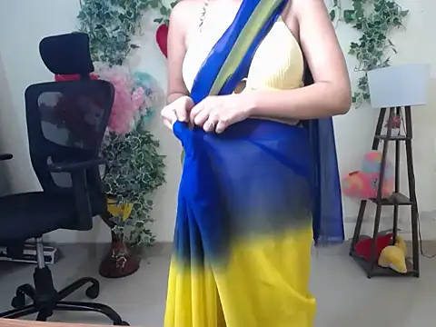 Snapshot of Shy_nivi chatting on July 1, 2:39 pm Shy nivi online show from July 1, 2:39 pm