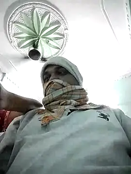 Snapshot of deepak939257 chatting on February 6, 8:16 pm deepak939257 online show from February 6, 8:16 pm