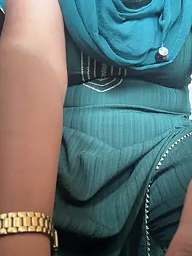 Snapshot of cute_mahi001 chatting on July 16, 5:37 am cute mahi001 online show from July 16, 5:37 am